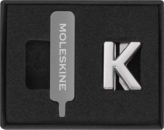Buchstaben und Symbole K, Silber - Front view