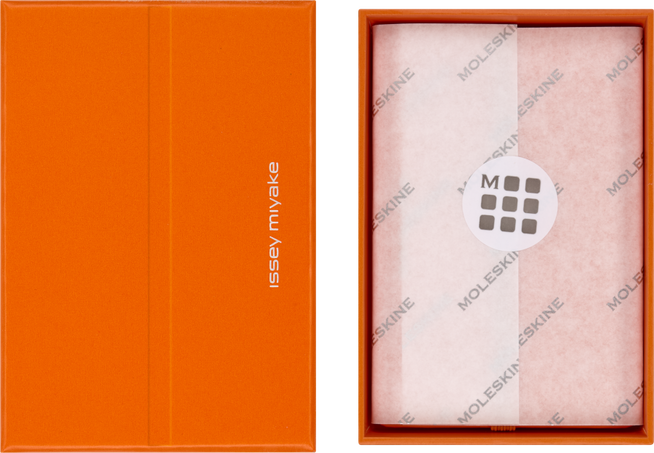 BUSINESS CARD HOLD. ORANGE ISSEY MIYAKE